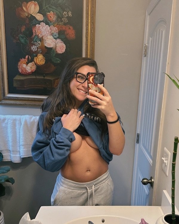 girlswithglasses26_046