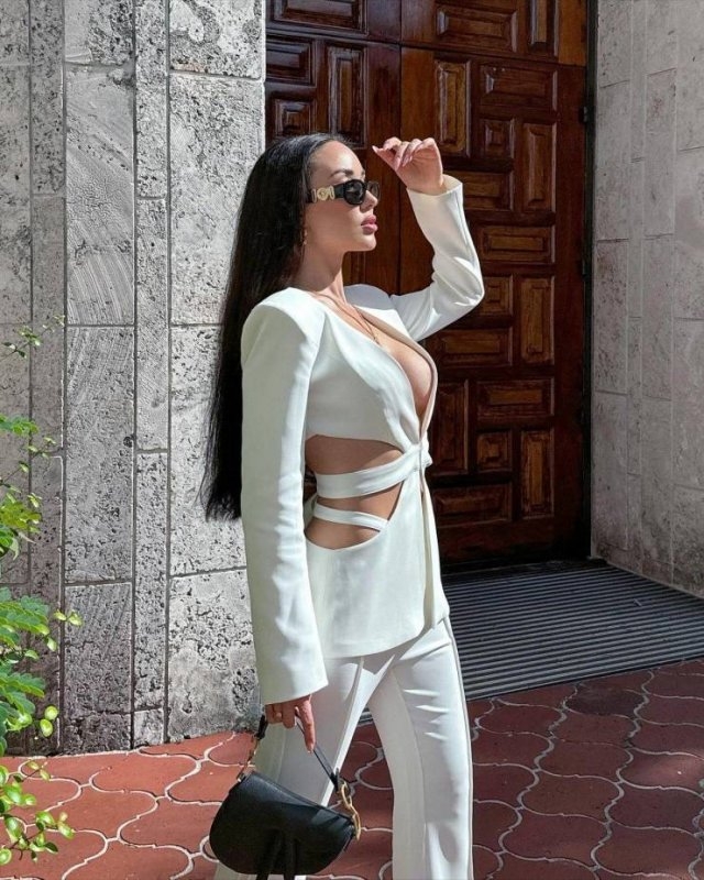 braless83_004