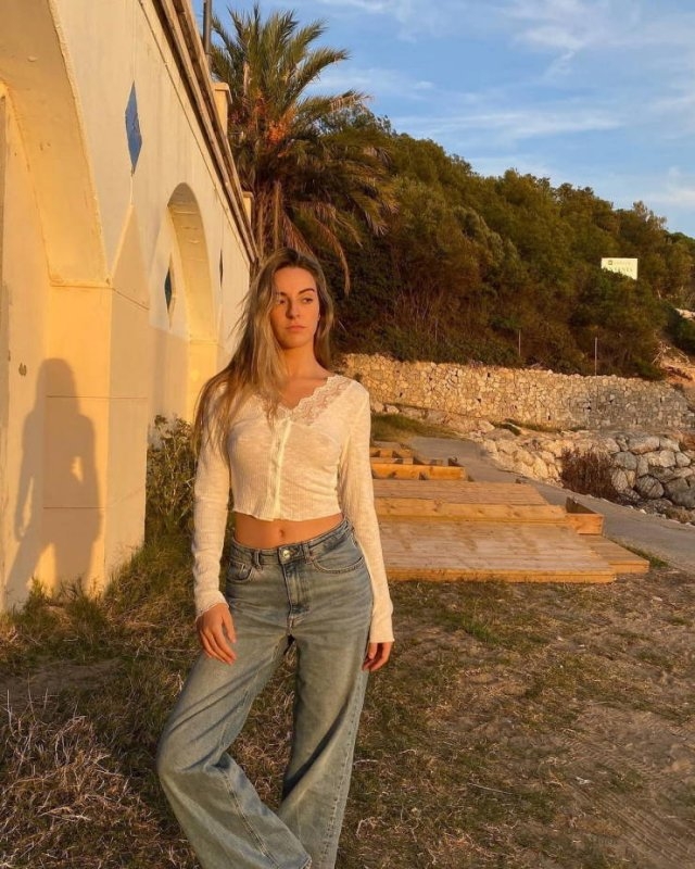 braless83_066
