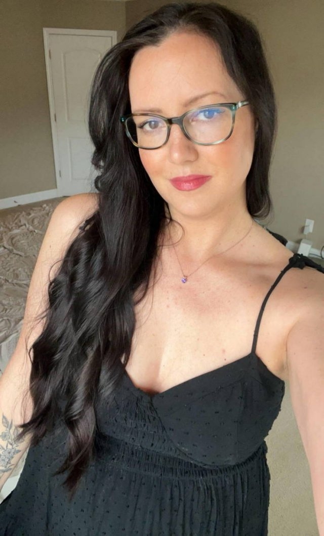 girlswithglasses27_033