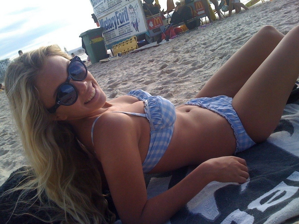 girlswithglasses27_052