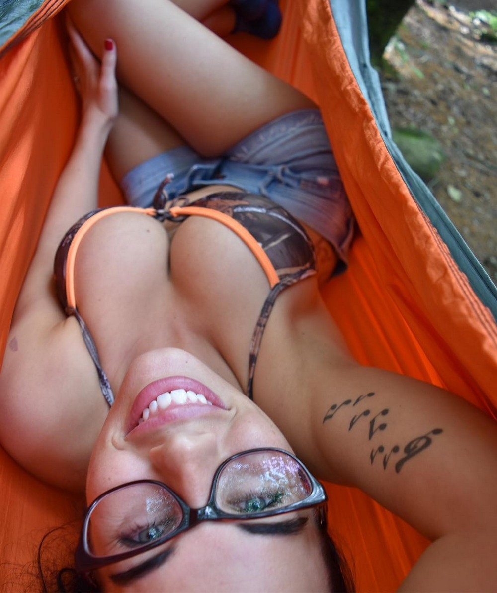 girlswithglasses29_020