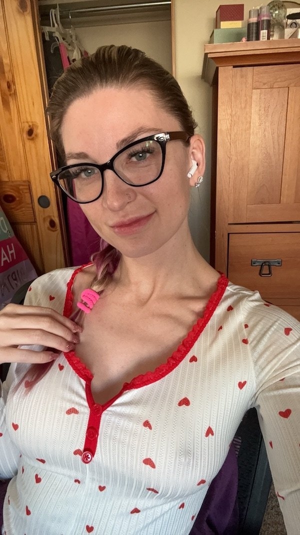 girlswithglasses29_038