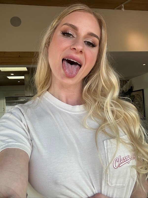 braless92_060