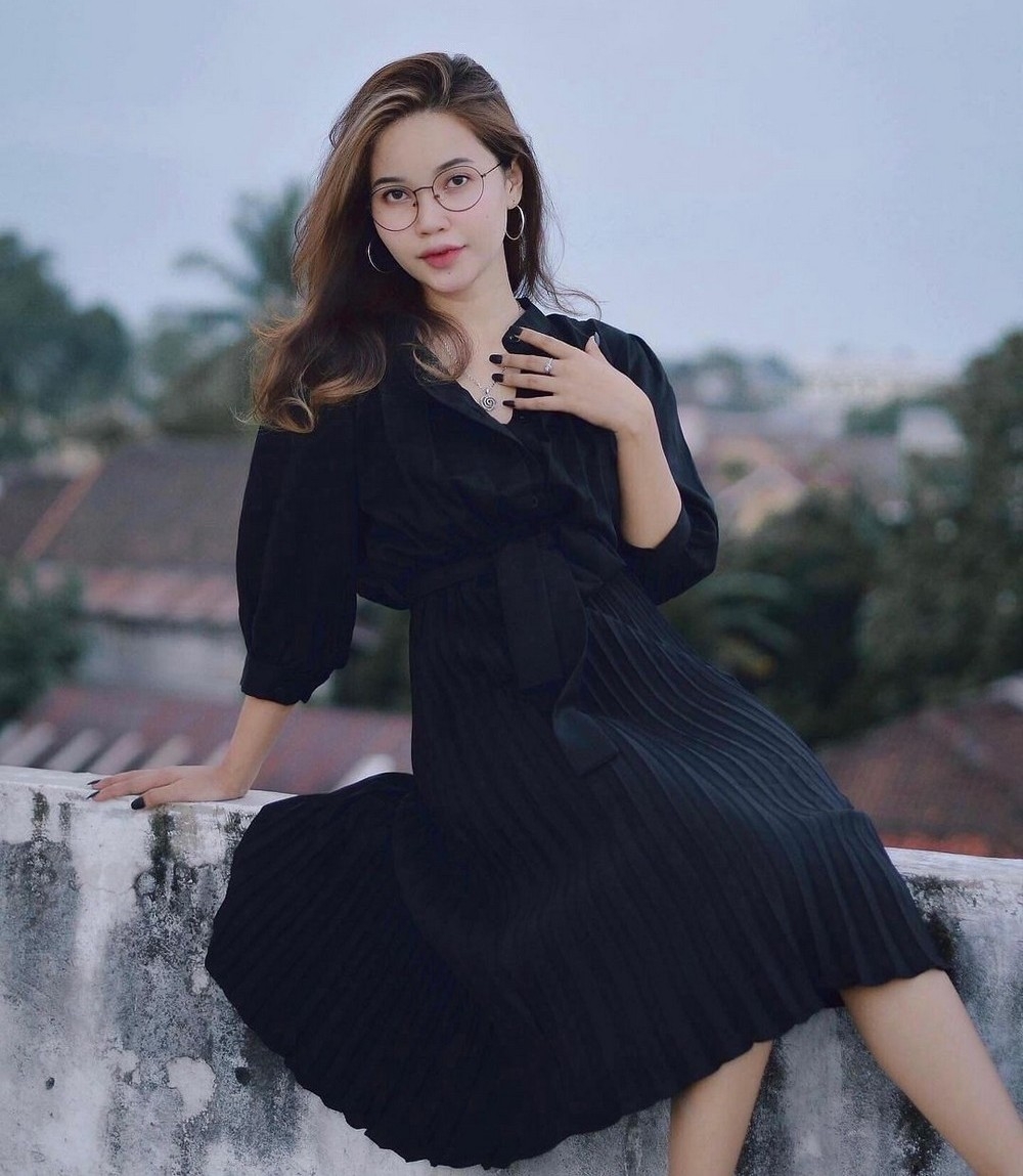 girlswithglasses30_028