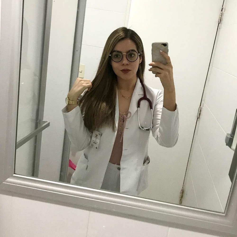 girlswithglasses30_039