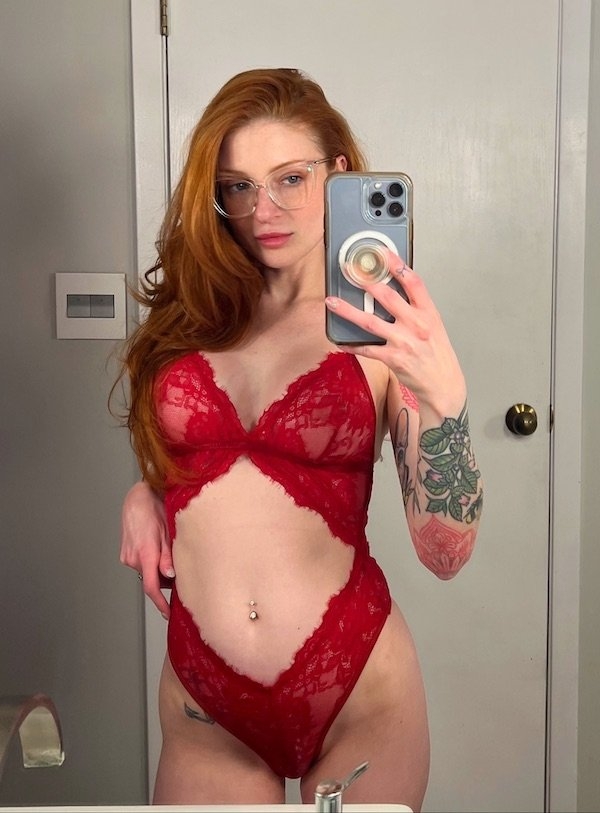 girlswithglasses30_055
