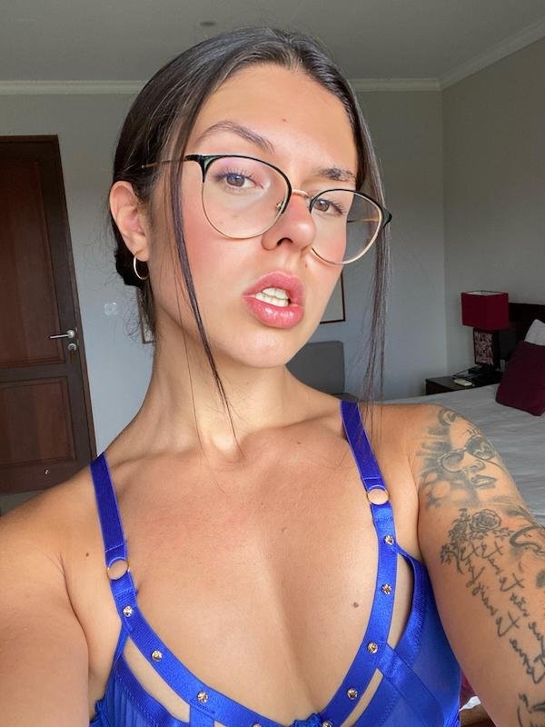 girlswithglasses31_018