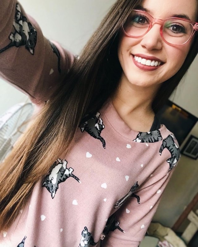 girlswithglasses31_032