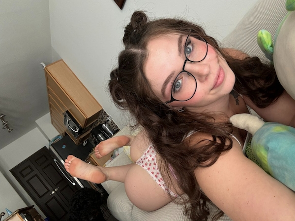 girlswithglasses32_050