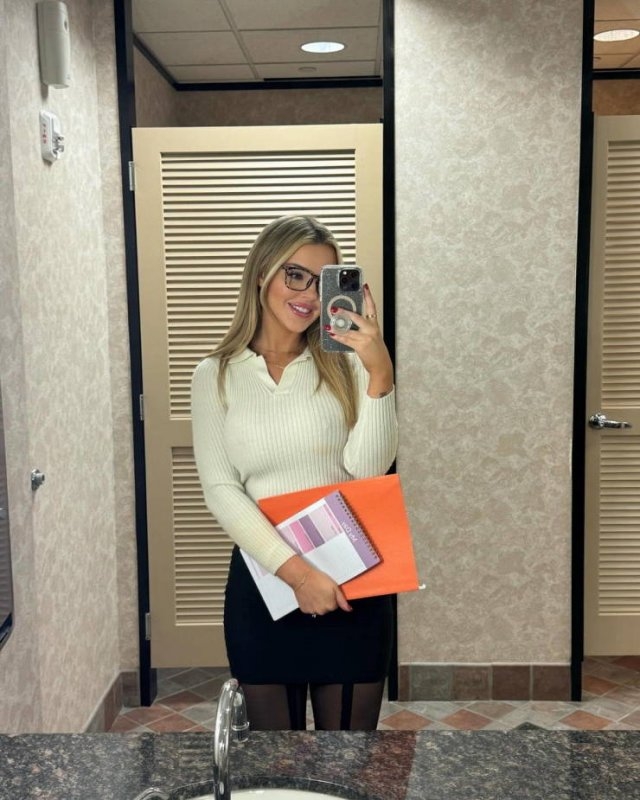 girlswithglasses33_006