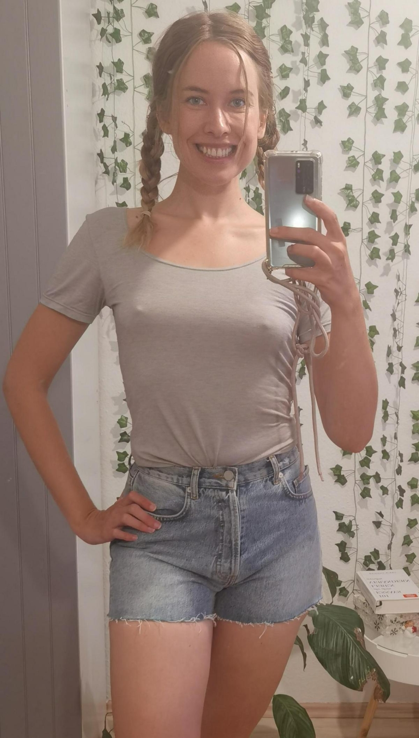 braless96_048
