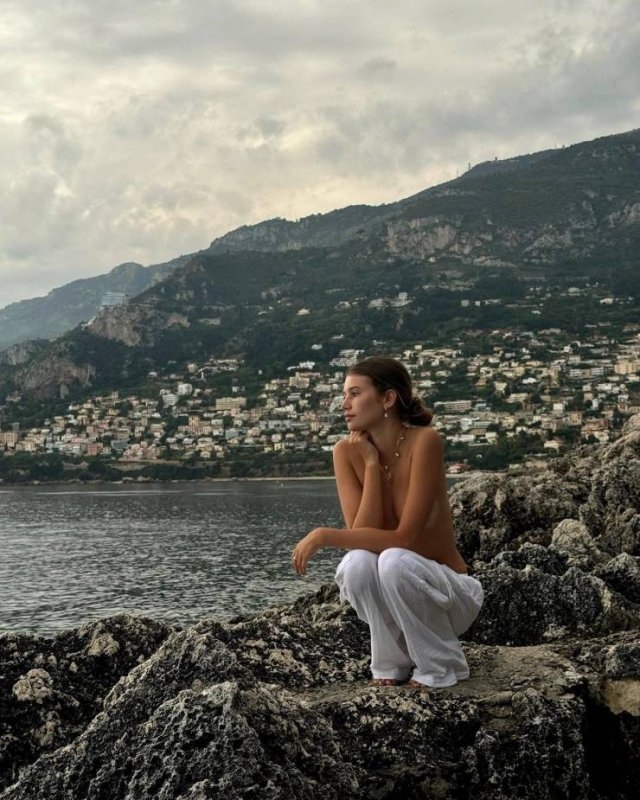 braless96_056