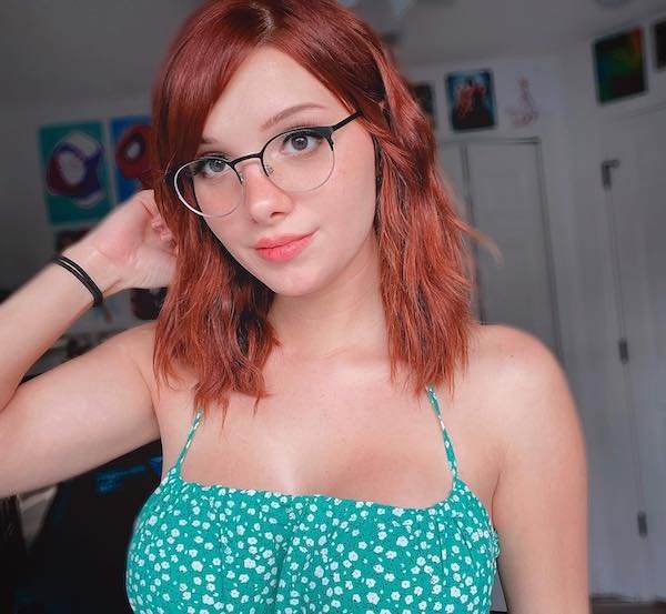 girlswithglasses34_015