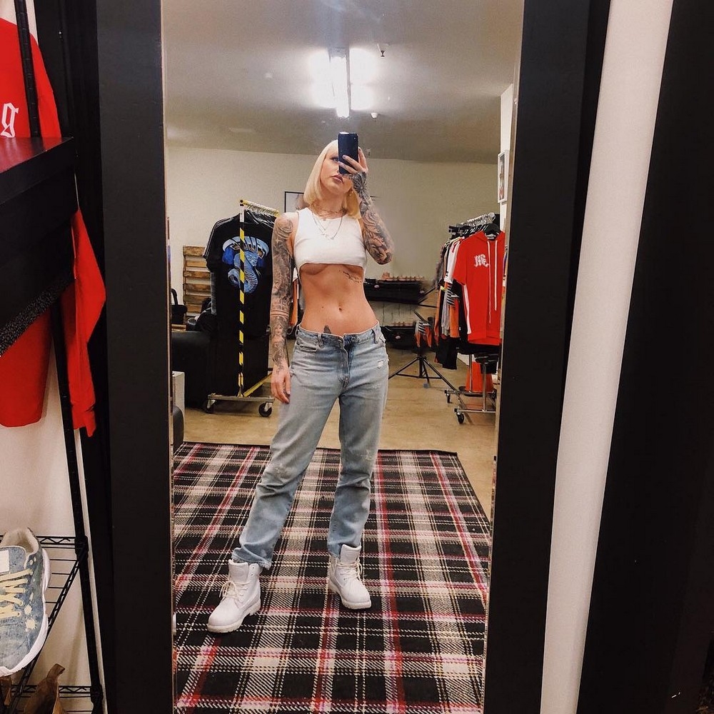 braless97_069