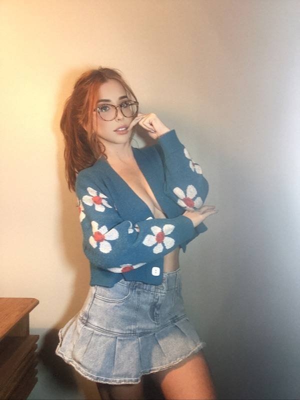 girlswithglasses35_013