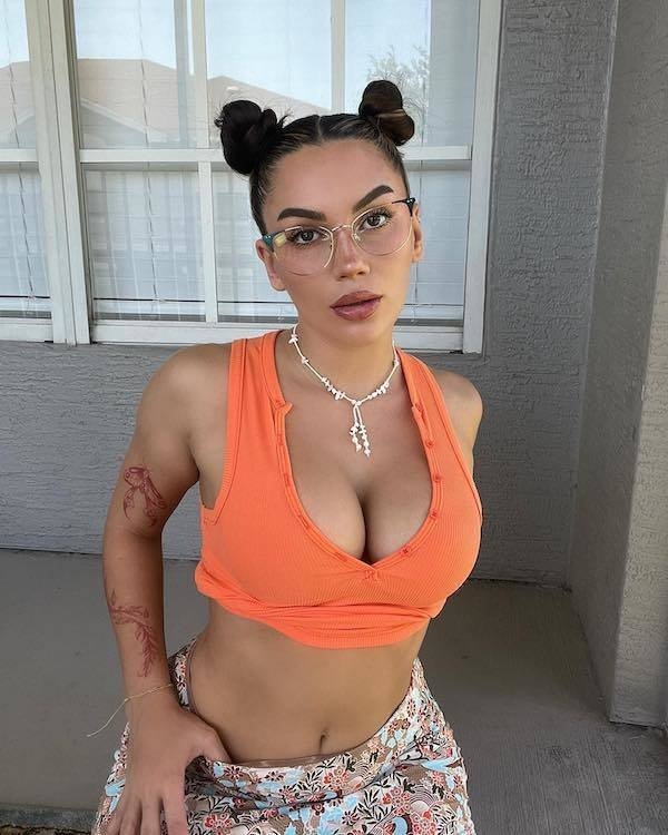 girlswithglasses35_016