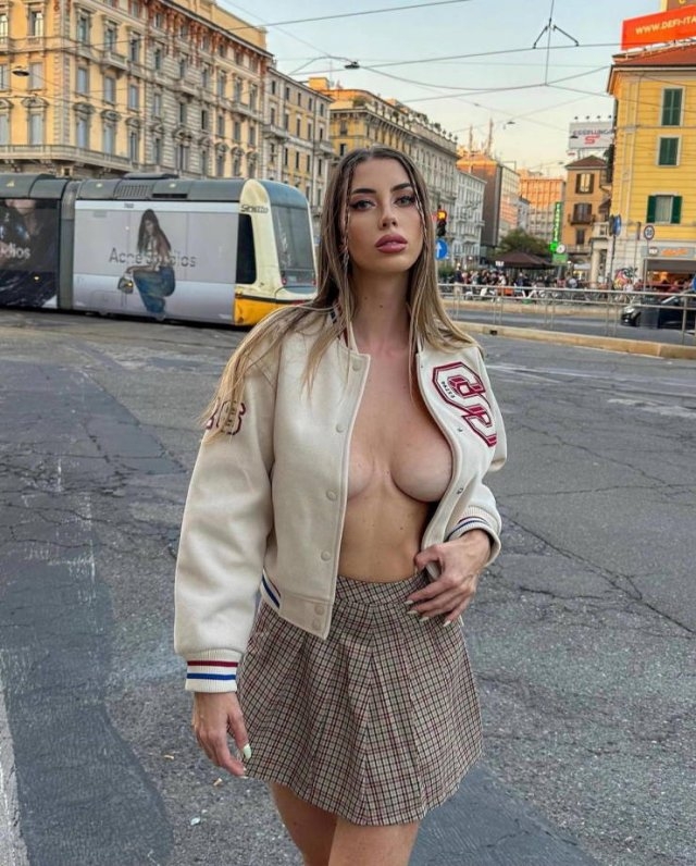 braless101_058