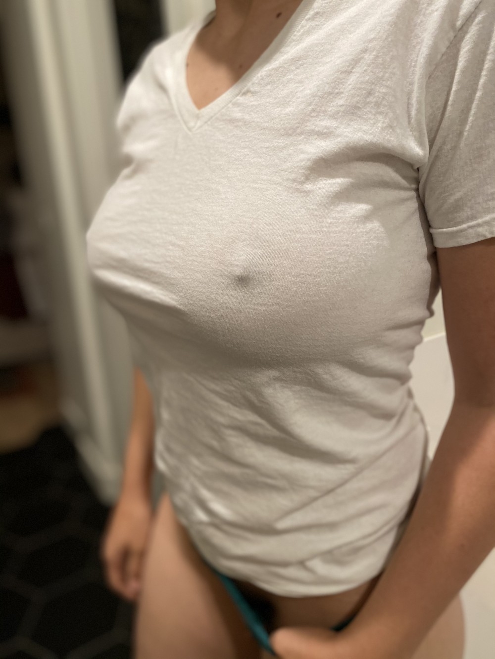 braless103_079