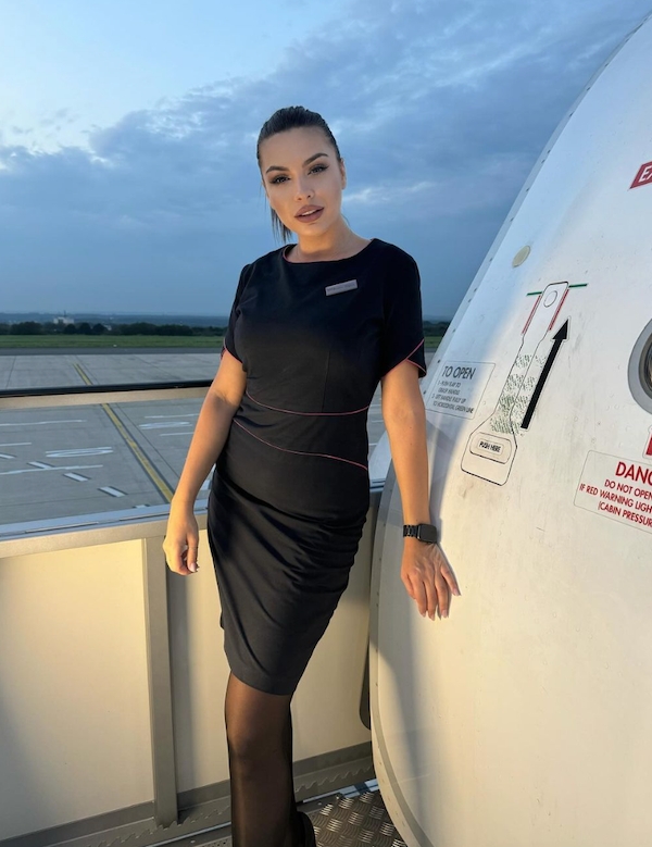 flightattendants28_003