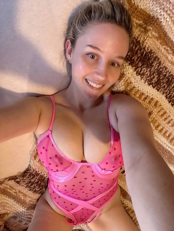 girlslingerie127_055