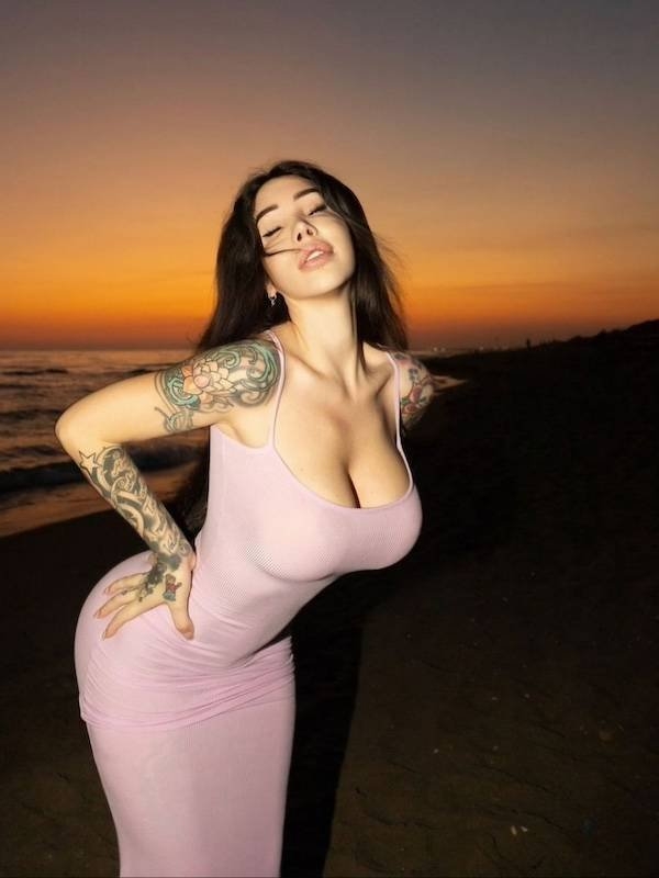 tightdresses68_055