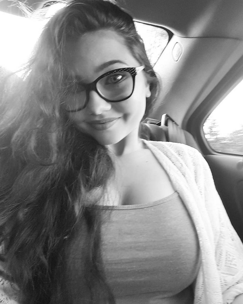 girlswithglasses37_008