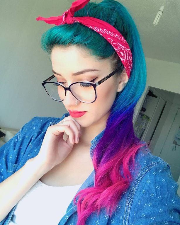 girlswithglasses37_018