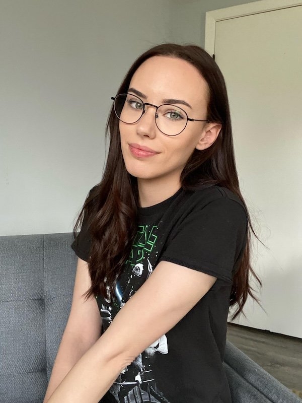 girlswithglasses37_057