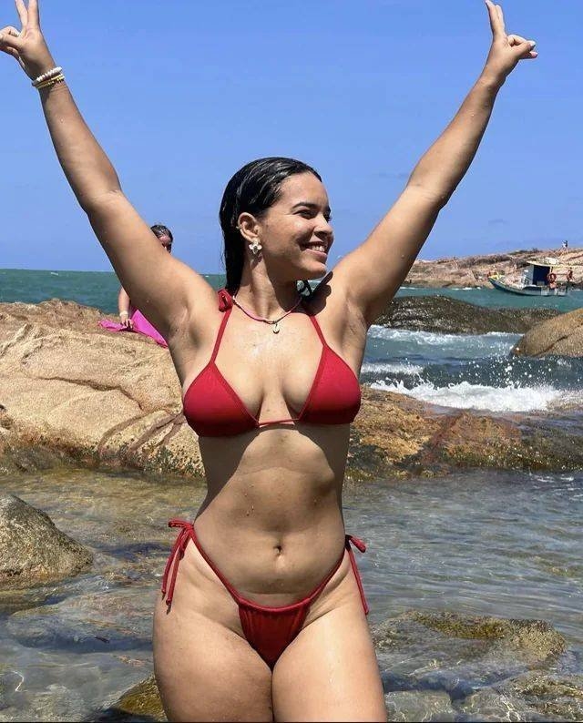 bikinigirls98_048