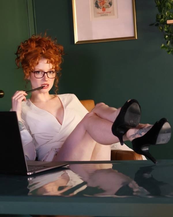 girlswithglasses39_018