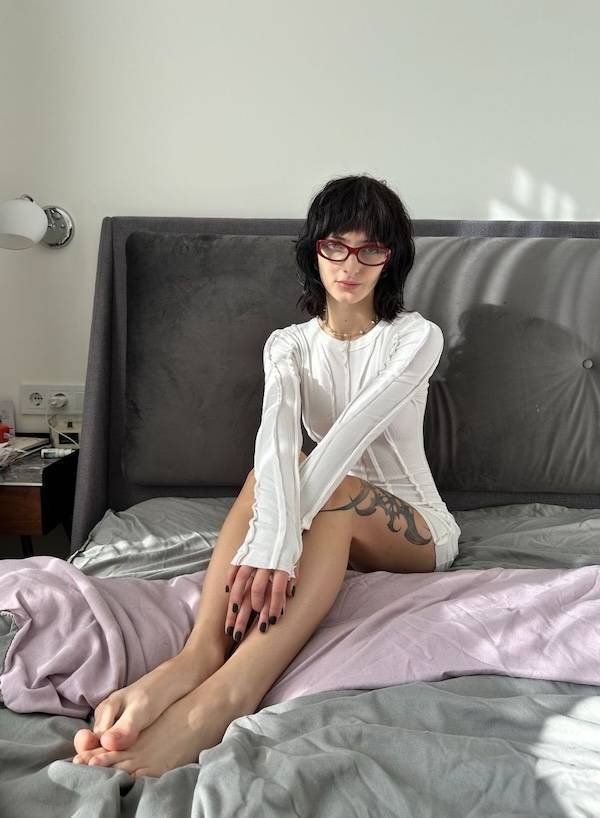 girlswithglasses39_030