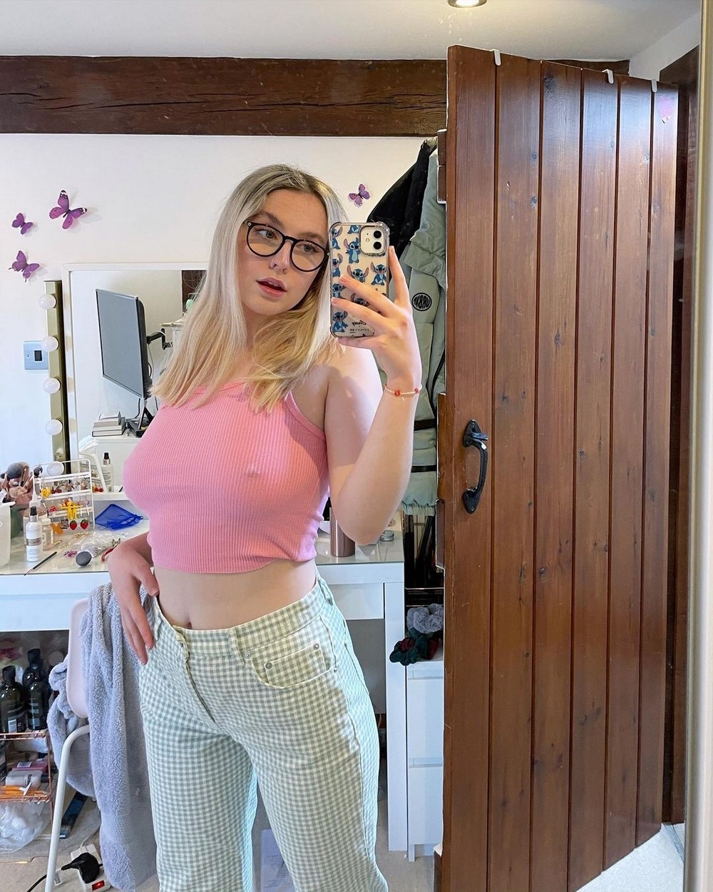 girlswithglasses39_040