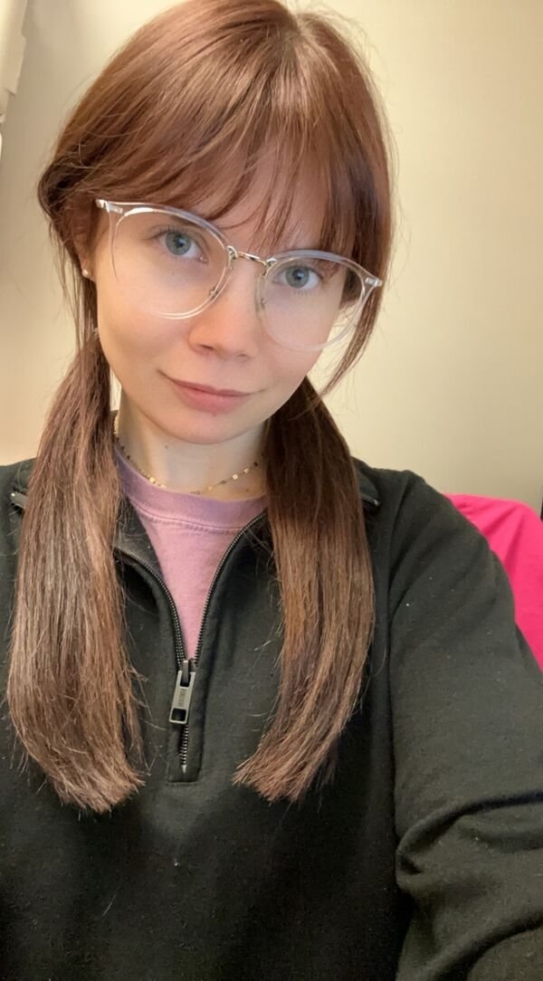 girlswithglasses39_056