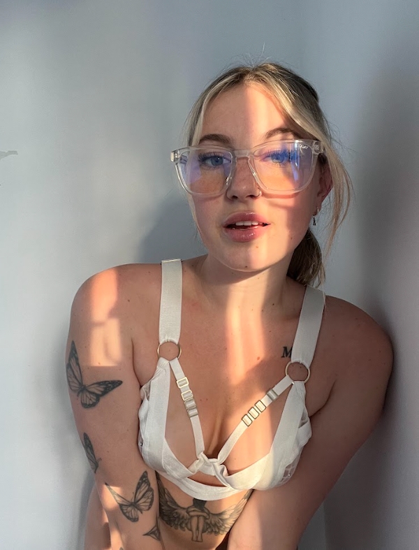 girlswithglasses40_004