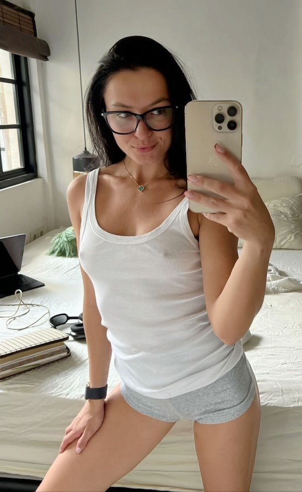 girlswithglasses40_050
