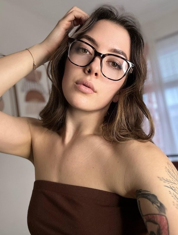 girlswithglasses40_059