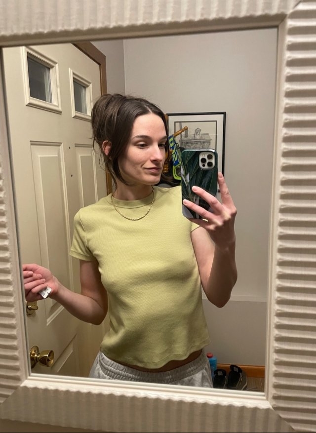 braless113_038