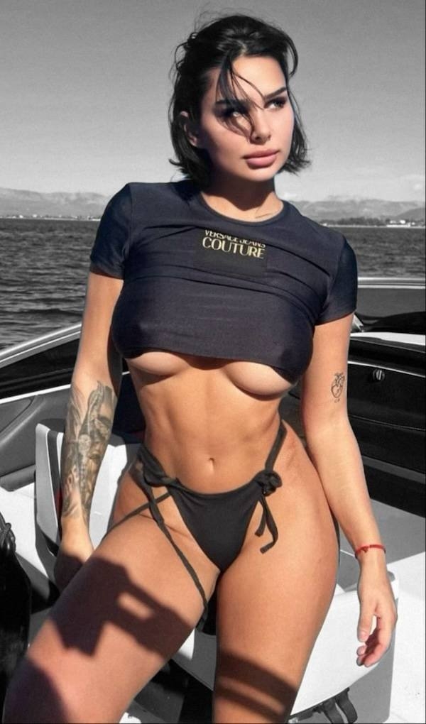 braless117_036