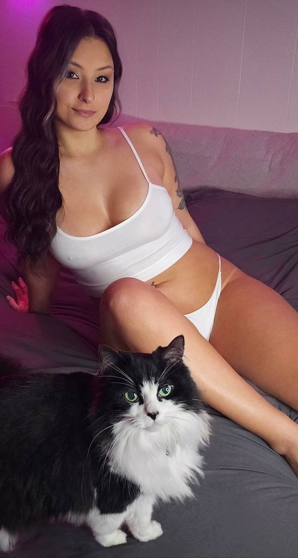 braless117_048