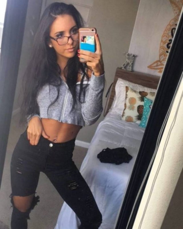 girlswithglasses41_020