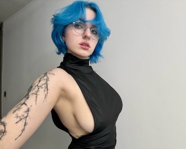 girlswithglasses43_016