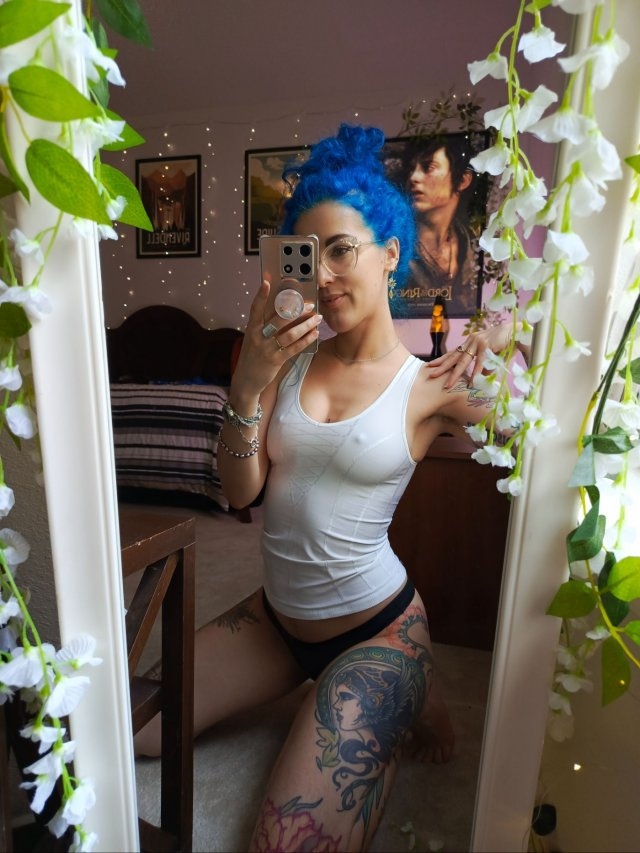 braless119_067
