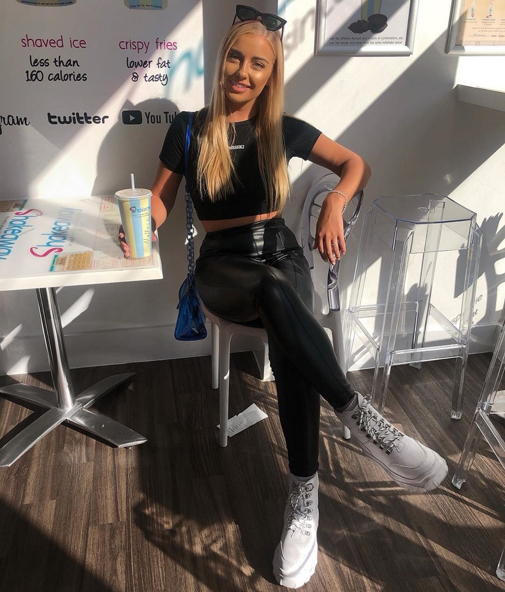 girlsinlatexleather33_019