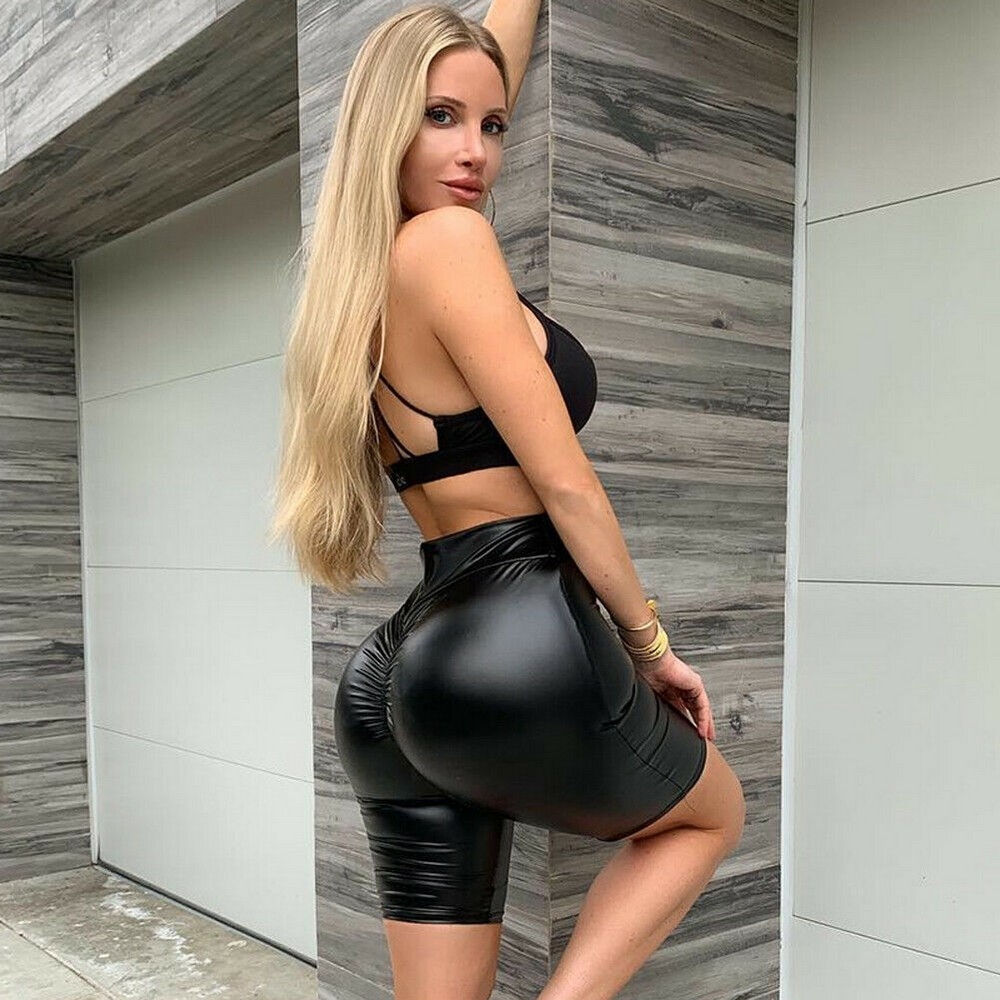 girlsinlatexleather33_057