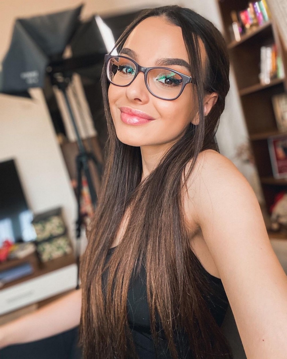 girlswithglasses44_022