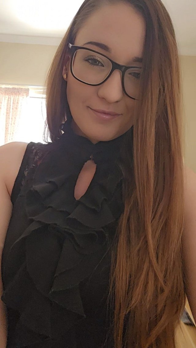 girlswithglasses45_002
