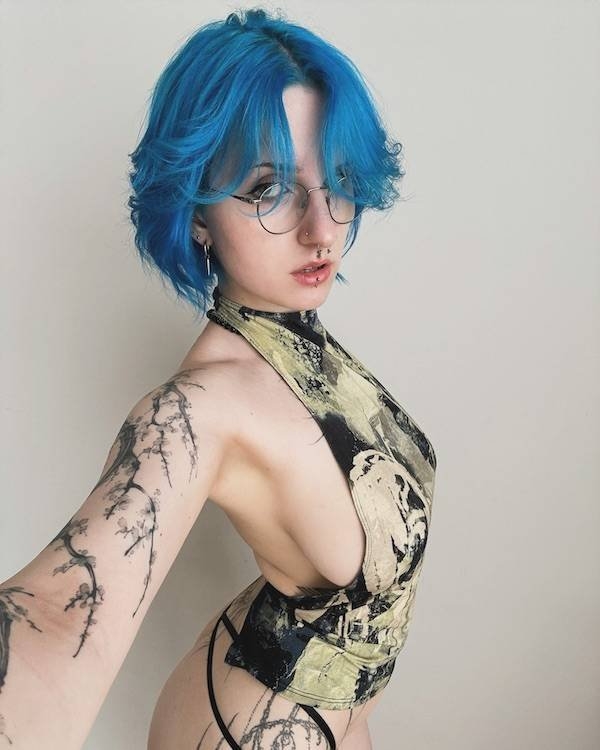 girlswithglasses45_038