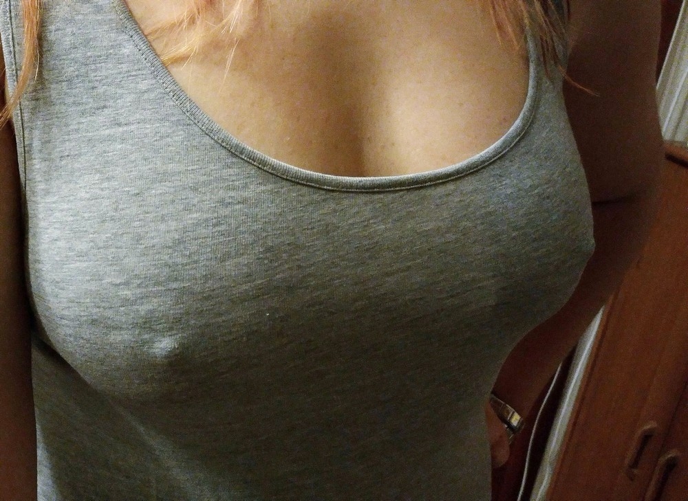 braless126_048
