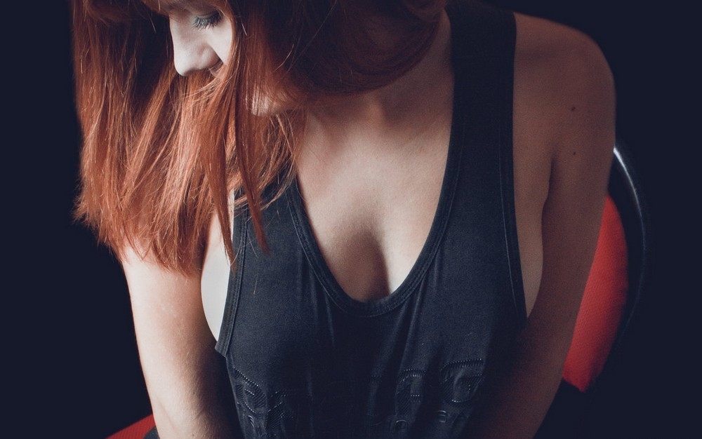 braless128_056